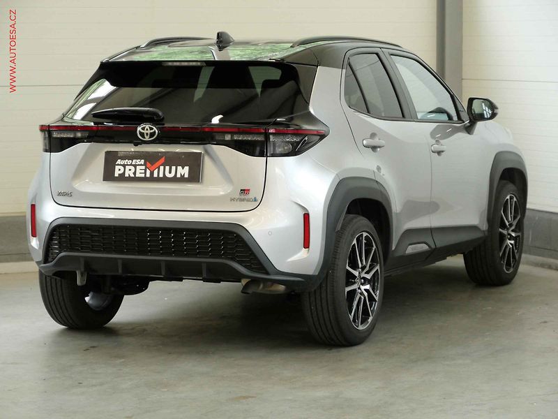 Toyota Yaris Cross (2023) 1.5e-CVT, 1.maj,ČR, AT, LED - fotka 4 z 23