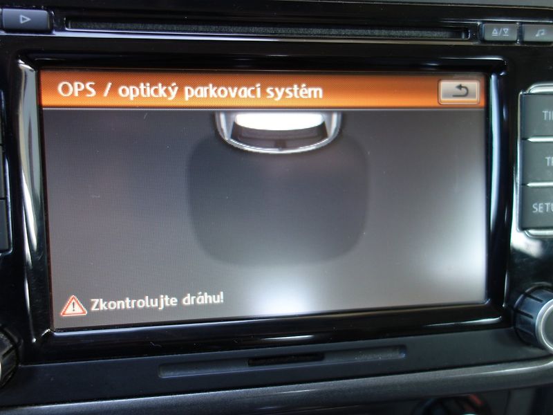 Volkswagen Polo (2010) 1.6TDI 66kW DSG BEATS -DPH - fotka 16 z 41