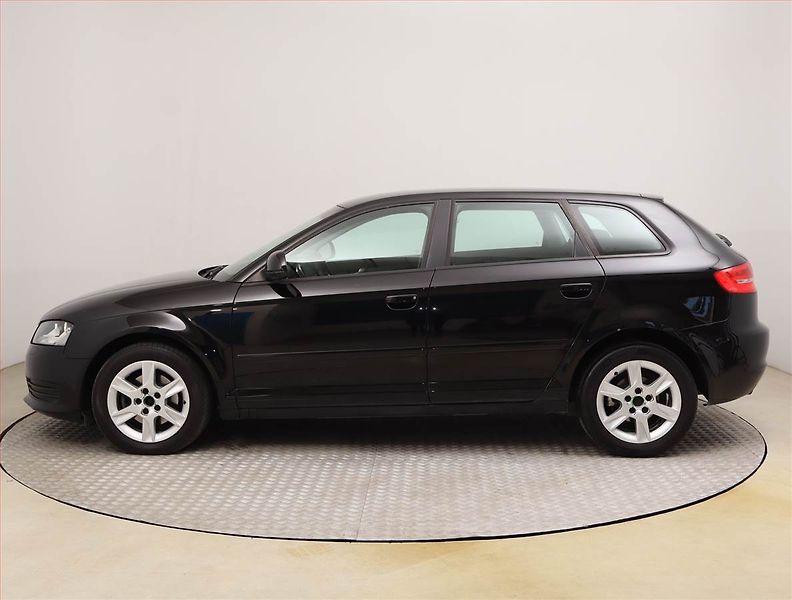 Audi A3 (2009) Ambition 2.0 TDI - fotka 3 z 18