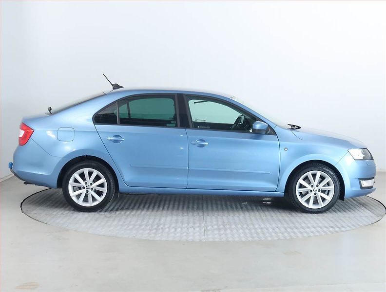 Škoda Rapid (2012) Elegance 1.6 TDI, Navi - fotka 6 z 17