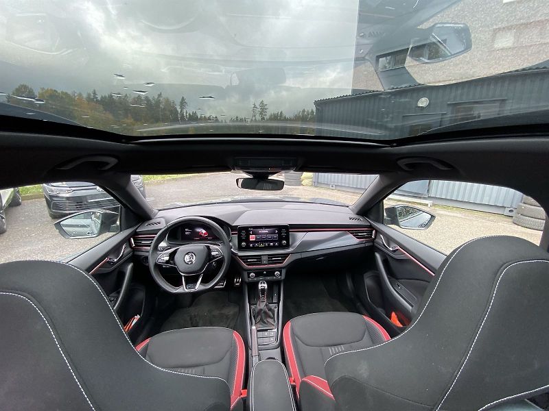 Škoda Kamiq (2022) 1.0 TSI DSG Monte Carlo - fotka 31 z 38