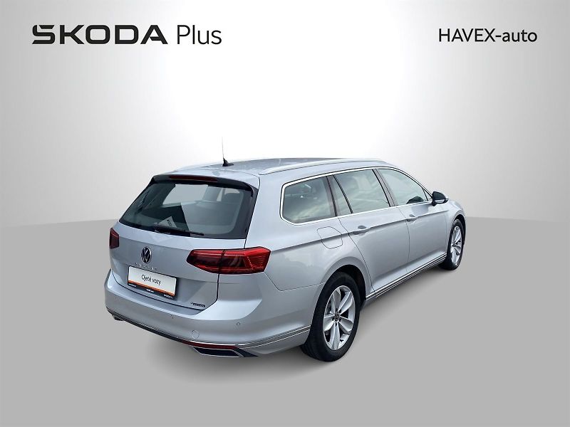 Volkswagen Passat (2020) Variant 2.0 TDI DSG 4Motion - fotka 2 z 34