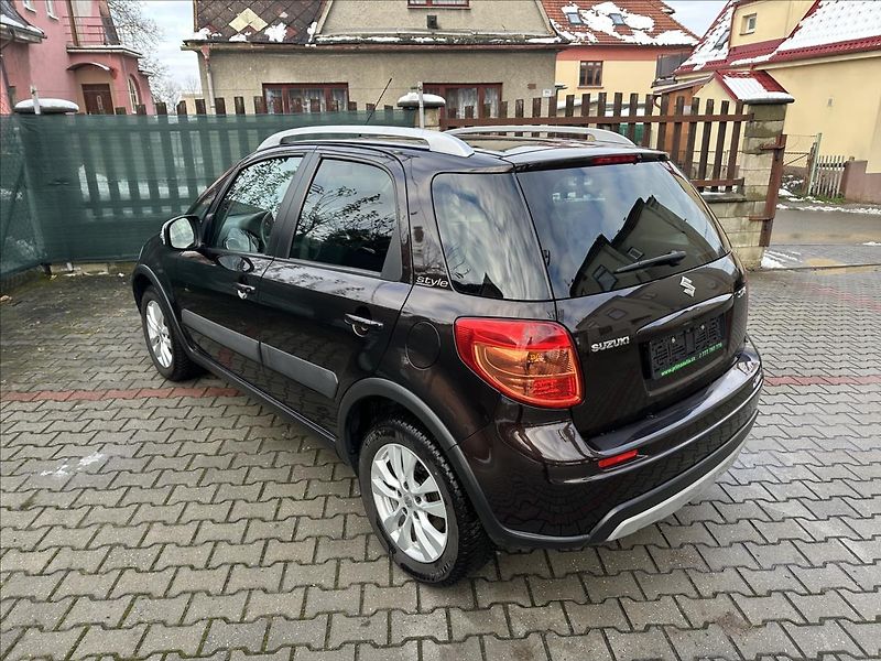 Suzuki SX4 1,6 1.majitel ! - fotka 7 z 21