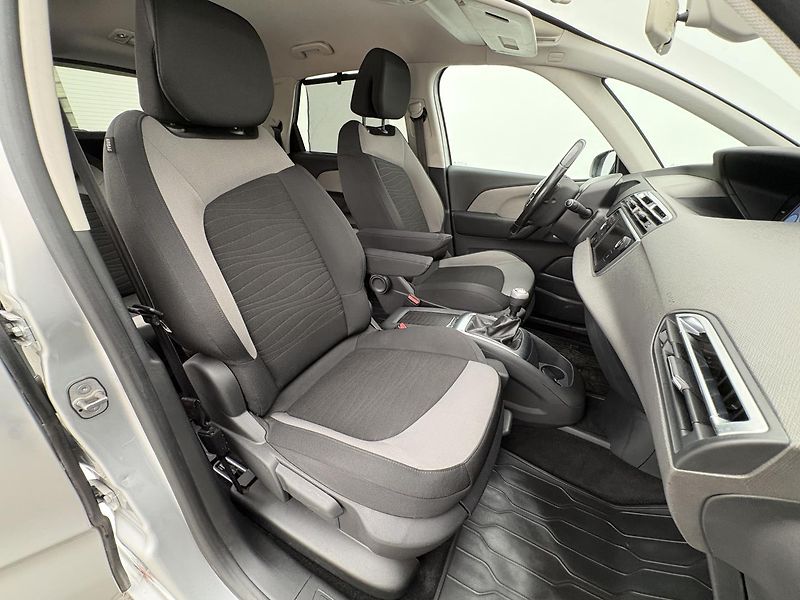 Citroën C4 SpaceTourer 1.6 HDI Attractive - fotka 20 z 31
