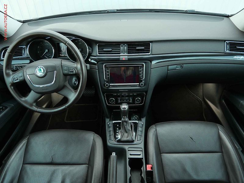 Škoda Superb (2012) 3.6 FSi 4x4, ČR, L&K, DSG - fotka 8 z 33