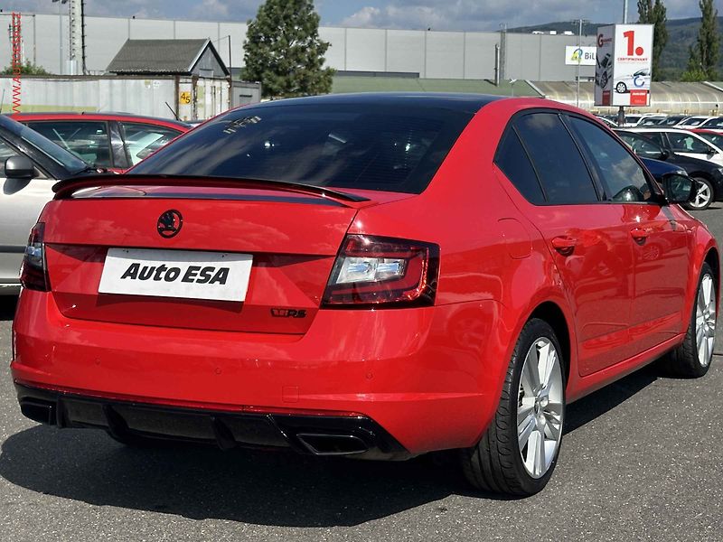 Škoda Octavia (2017) 2.0 TSI, ČR, RS, LED - fotka 4 z 17