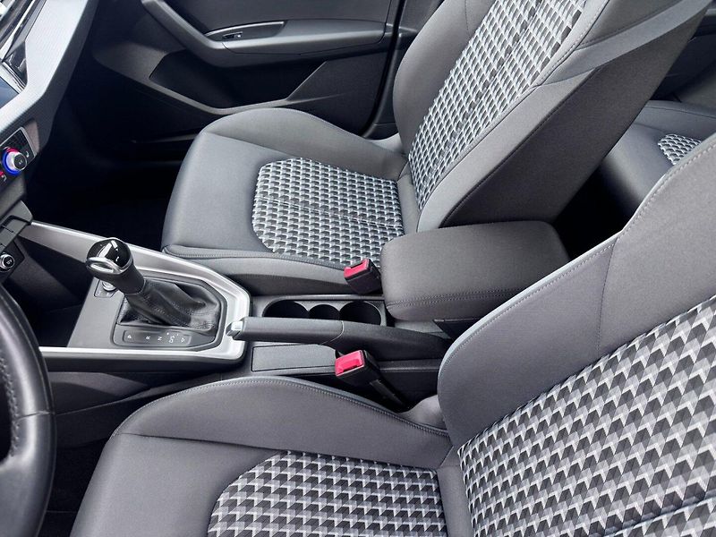 Audi A1 (2019) 2,0 TFSI 147 KW S-LINE DPH - fotka 39 z 50