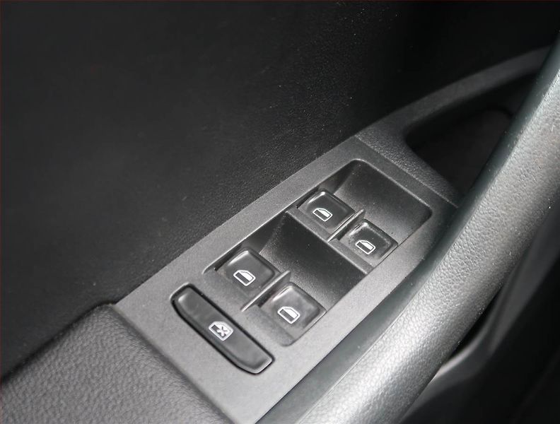 Škoda Octavia (2013) Elegance 1.8 TSI, 4X4 - fotka 16 z 23