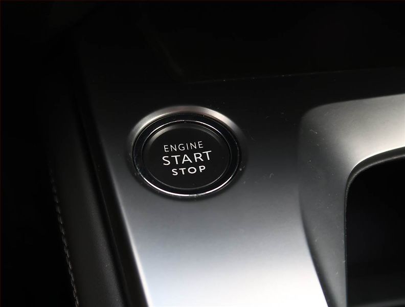 Peugeot 308 (2022) 1.2 PureTech, Serv.kniha, Kůže - fotka 18 z 23