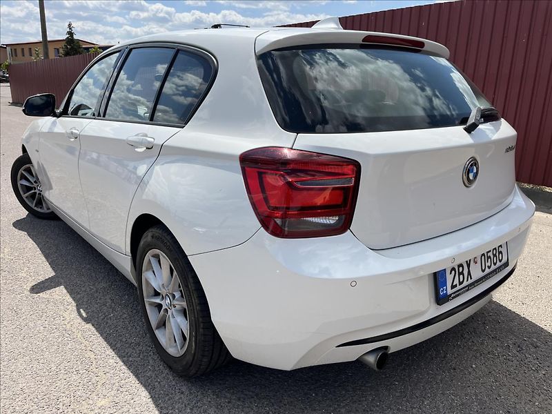 BMW Řada 1 2,0 120d AUTOMAT HARMAN NAVI - fotka 43 z 44
