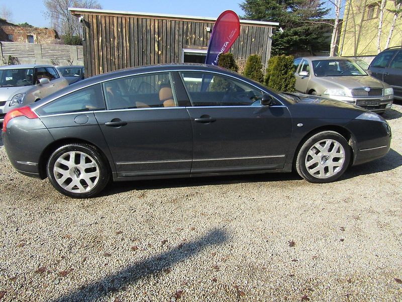 Citroën C6 (2008) 2.7 TDI AUTOMAT 1.MAJITEL - fotka 9 z 38