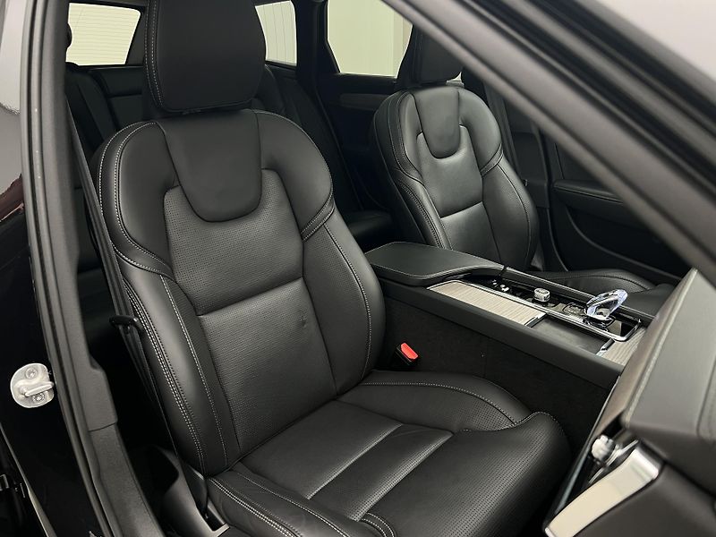 Volvo V90 CC B5 AWD ULTIMATE BRIGHT AUT - fotka 21 z 48