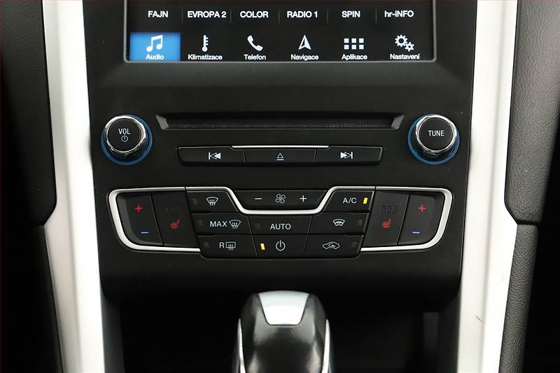 Ford Mondeo (2019) 2.0 TDCI, Automat, Navi - fotka 12 z 20