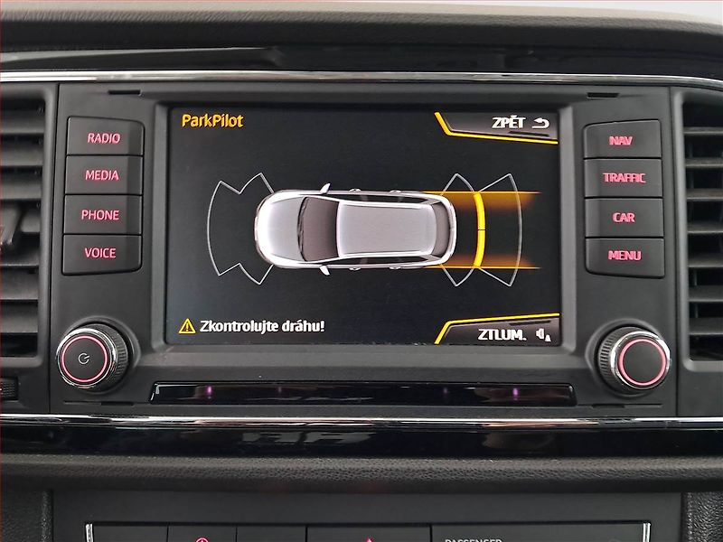 Seat Leon (2015) Comfort 1.6 TDI, Automat - fotka 16 z 19