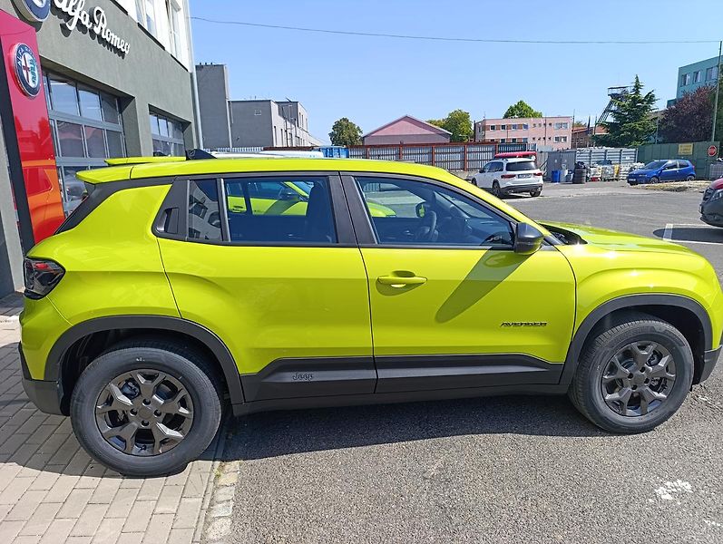 Jeep Avenger (2026) Longitude 1.2 Turbo e-Hybrid - fotka 11 z 26