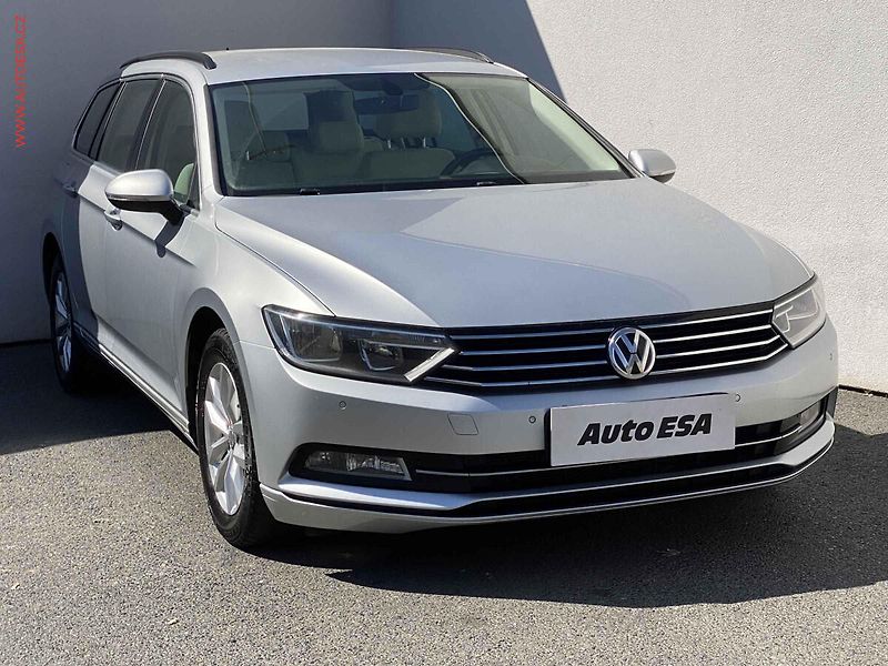 Volkswagen Passat (2018) 2.0 TDi, Comfortline, DSG - fotografie inzerátu