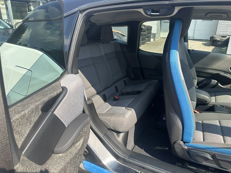 BMW i3 (2021) 120Ah 42,2 kWh - fotka 24 z 26
