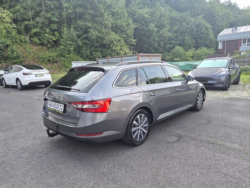 Škoda Superb Combi 2,0TDi DSG 110kw 17ALU - fotka 5 z 44
