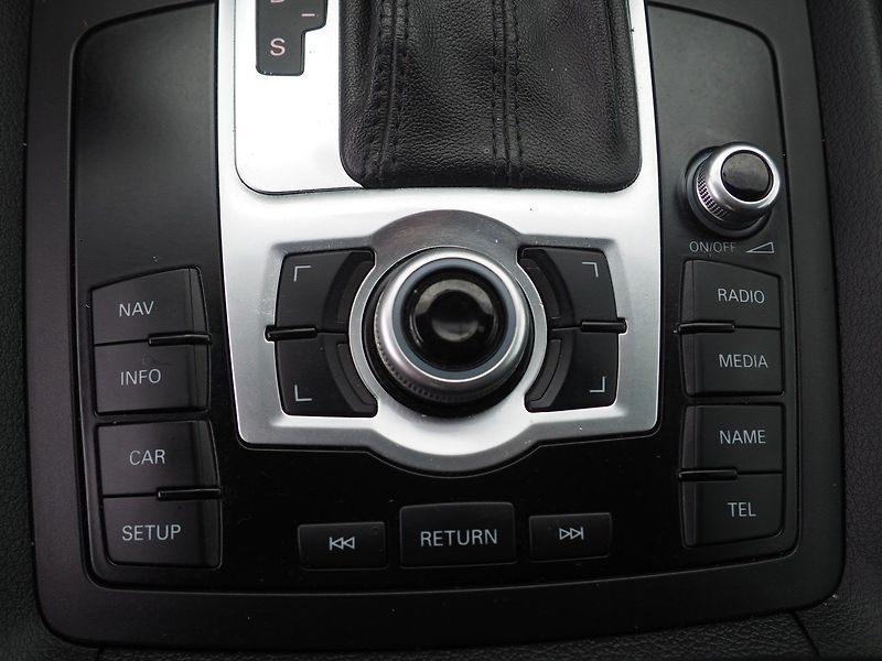 Audi Q7 (2010) 3.0 TDI, 176 kW, Quattro - fotka 35 z 38
