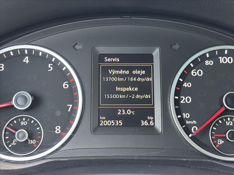 Volkswagen Tiguan 2,0 TSi 4x4 AT R-Line TOP STAV - fotka 35 z 40