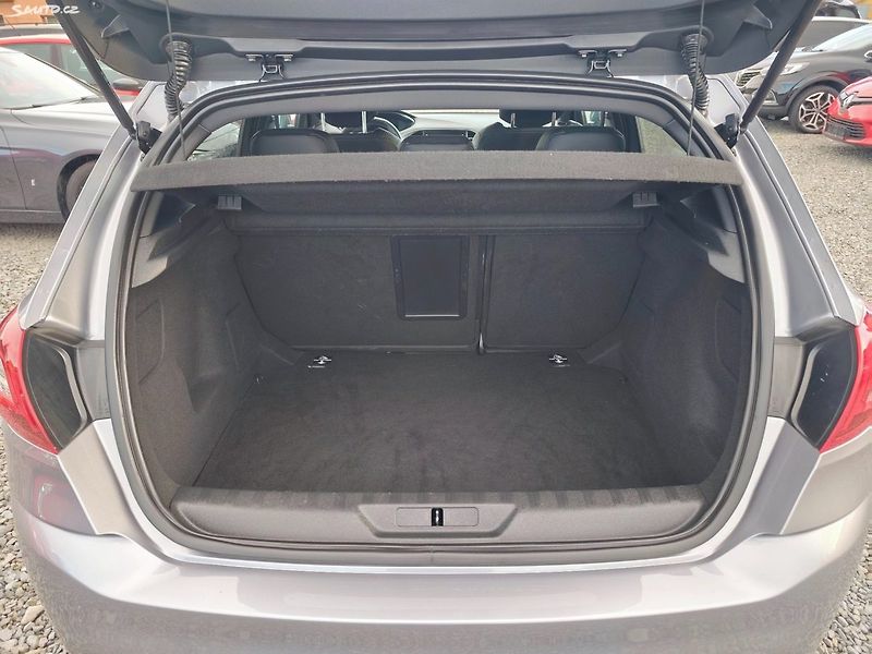 Peugeot 308 (2021) - fotka 13 z 34