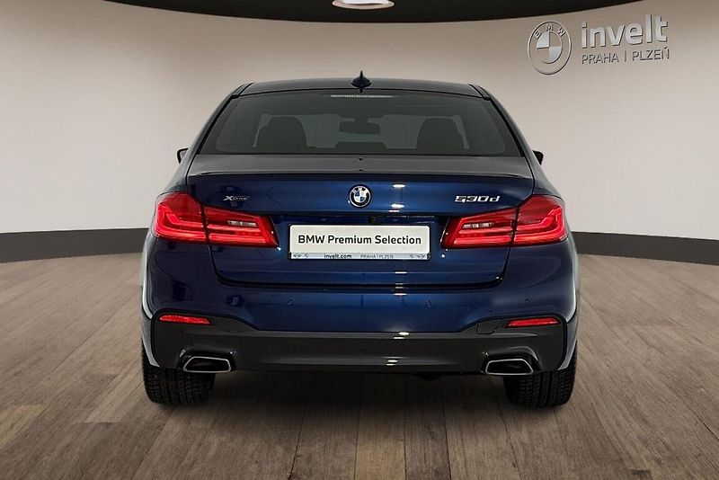 BMW Řada 5 530d xDrive - fotka 4 z 25