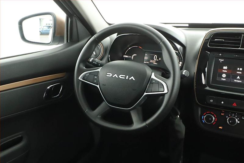 Dacia Spring (2023) Electric 65 (27 kWh), SoH 92% - fotka 8 z 17