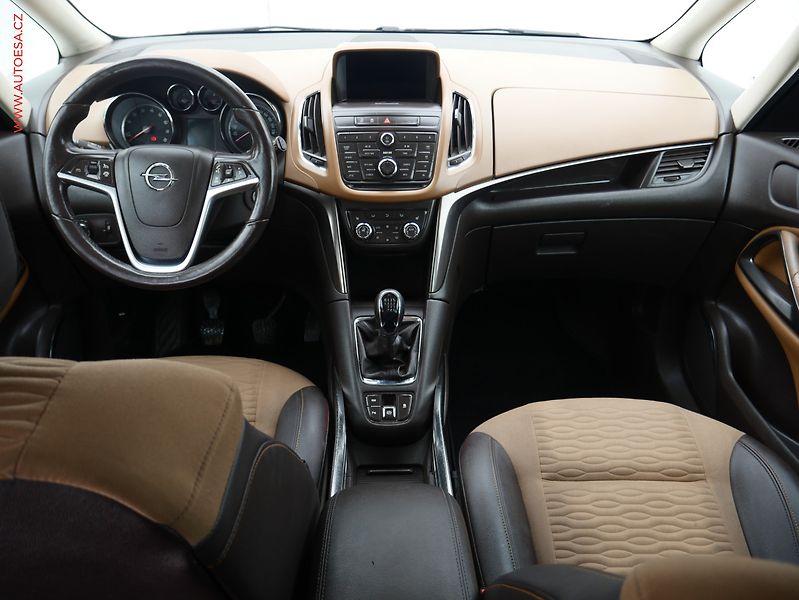Opel Zafira (2012) 1.4T, Výhř.sed. - fotka 8 z 16