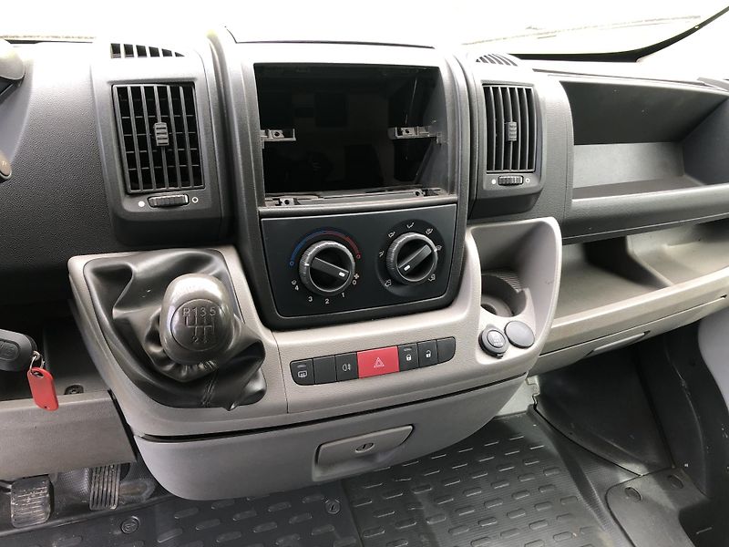 Peugeot Boxer (2010) 2.2HDi 4x4 !!!! pouze 84000KM - fotka 9 z 13