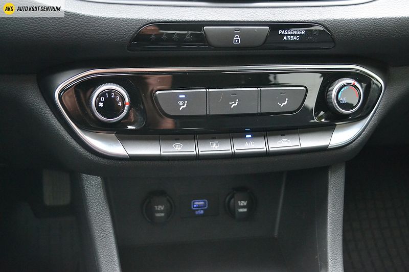 Hyundai i30 22 HB 1,5I MT START PLUS - fotka 22 z 45