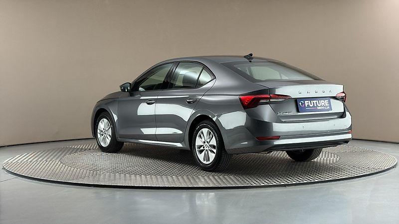 Škoda Octavia 1.5 TSI Ambition - fotka 2 z 25