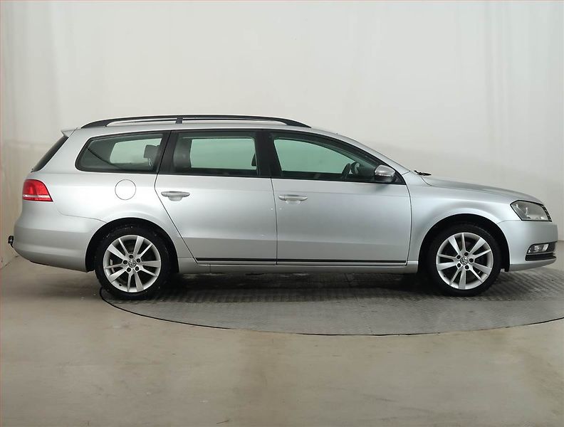 Volkswagen Passat (2012) 2.0 TDI, 4X4 - fotka 6 z 13