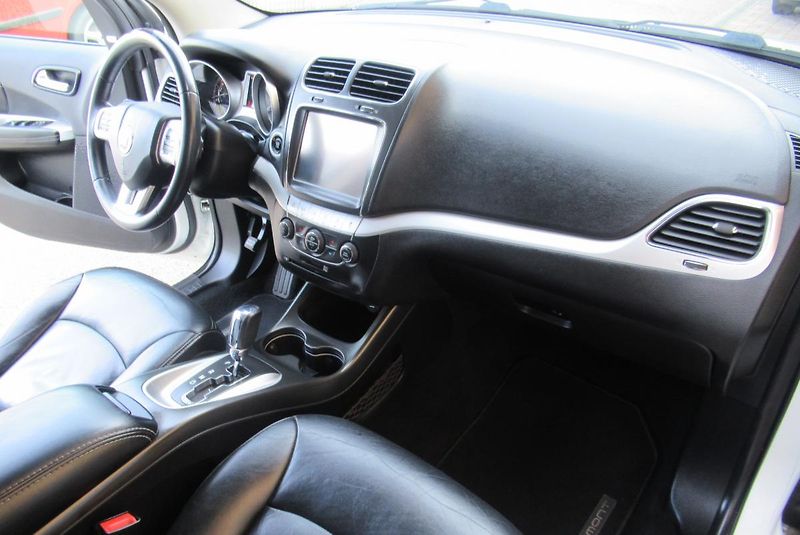 Fiat Freemont 2.0 MJT 4x4 AUTOMAT NAVIGACE - fotka 9 z 24