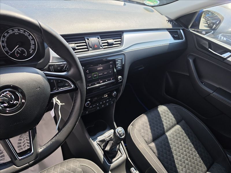 Škoda Rapid 1,0 TSi 70KW Drive dig.klima - fotka 13 z 46