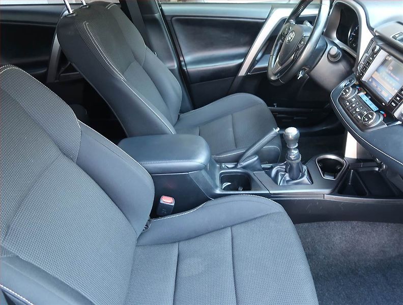 Toyota RAV4 (2018) 2.0 VVT-i - fotka 9 z 13