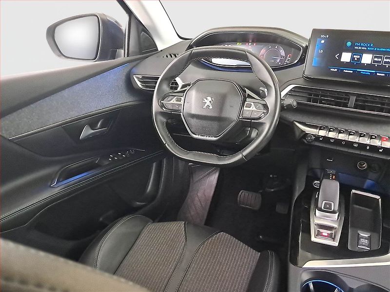 Peugeot 5008 (2021) 1.5 BlueHDi - fotka 7 z 24
