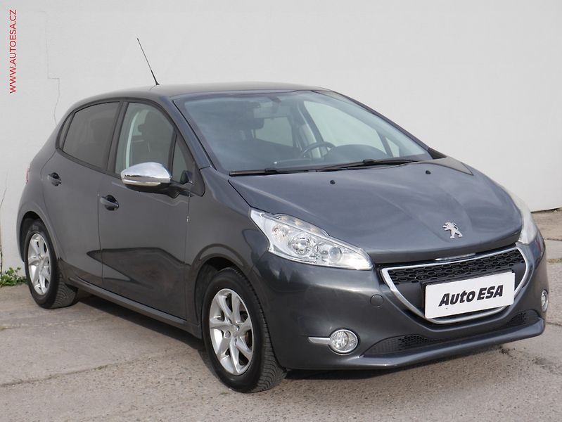 Peugeot 208 (2013) 1.2 VTi, AC, tempo, park - fotografie inzerátu