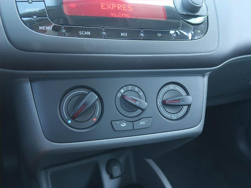 Seat Ibiza (2013) 1.2 12V, Serv.kniha, Tempomat - fotka 14 z 16