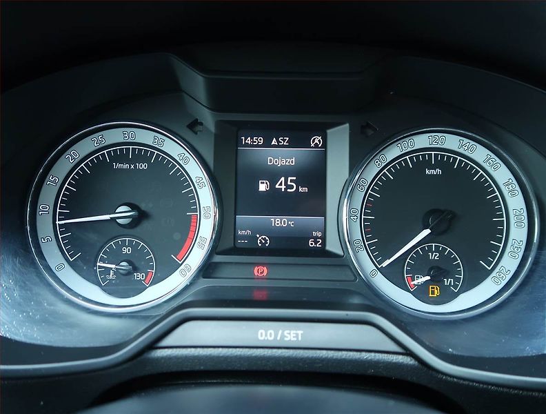 Škoda Octavia (2017) 1.6 TDI, Navi, Tempomat - fotka 11 z 17