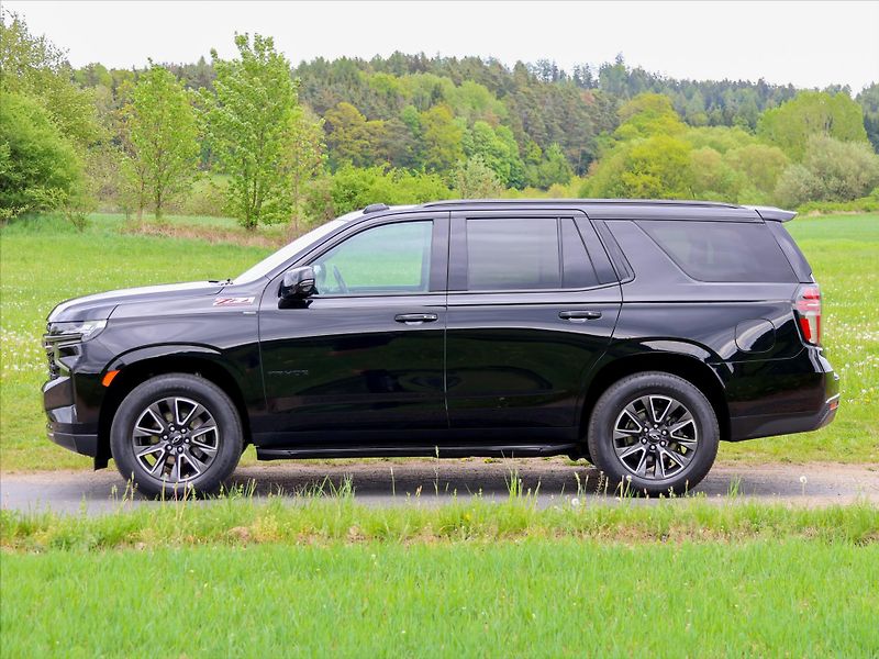 Chevrolet Tahoe 5.3 V8 Z71 265kW DPH - fotka 4 z 42