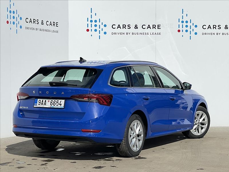 Škoda Octavia 2,0 TDI Combi Style Plus ACC - fotka 3 z 23