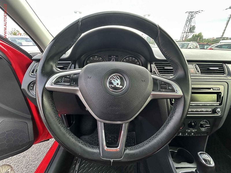 Škoda Rapid (2014) 1.2TSI, ČR, Xenon, panor. - fotka 12 z 17