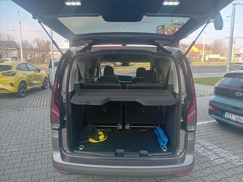 Ford Tourneo Connect (2025) 1,5 PHEV  Grand Titanium - fotka 6 z 11