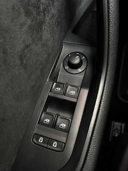 Škoda Superb 2.0TDI DSG 140kW Sportline  - fotka 19 z 25