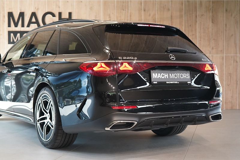 Mercedes-Benz Třídy E 220d 4MATIC AMG, Pano, Tažné - fotka 13 z 49