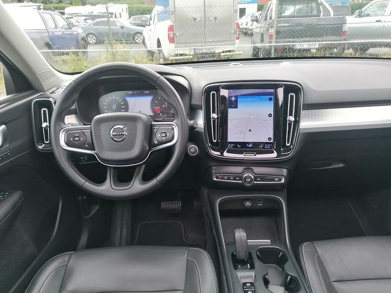 Volvo XC40 (2020) T3 Panorama,Kůže,Winter Paket - fotka 8 z 35