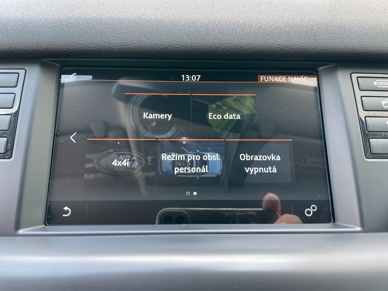 Land Rover Discovery Sport (2016) 2.0Td4 110kW 4x4 HSE - fotka 24 z 30