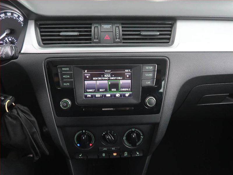 Škoda Rapid (2016) 1.2 TSI, Park. senzory - fotka 12 z 19
