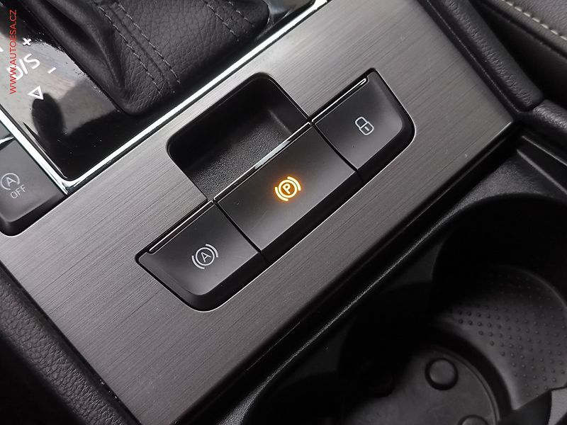 Škoda Superb (2019) 2.0 TDI, ČR, Style, DSG - fotka 20 z 27
