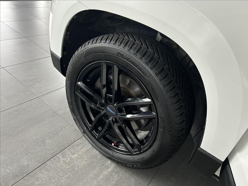 Škoda Karoq 2,0   TDI 110kW,4x4,TAŽNÉ,ČR - fotka 29 z 30